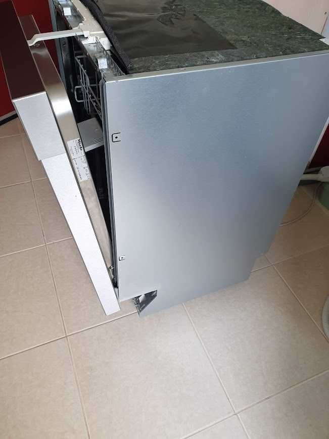 45см - Inox Miele Auto Open Съдомиялна - Частично Вграждане - Тясна