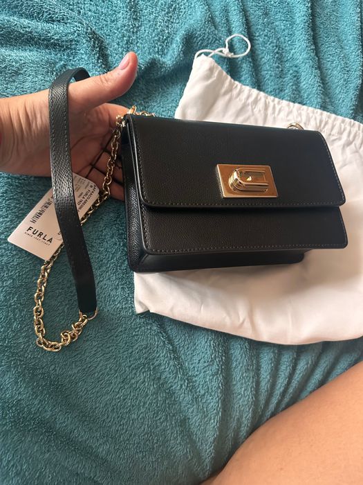 Оригинална нова чанта furla с етикет