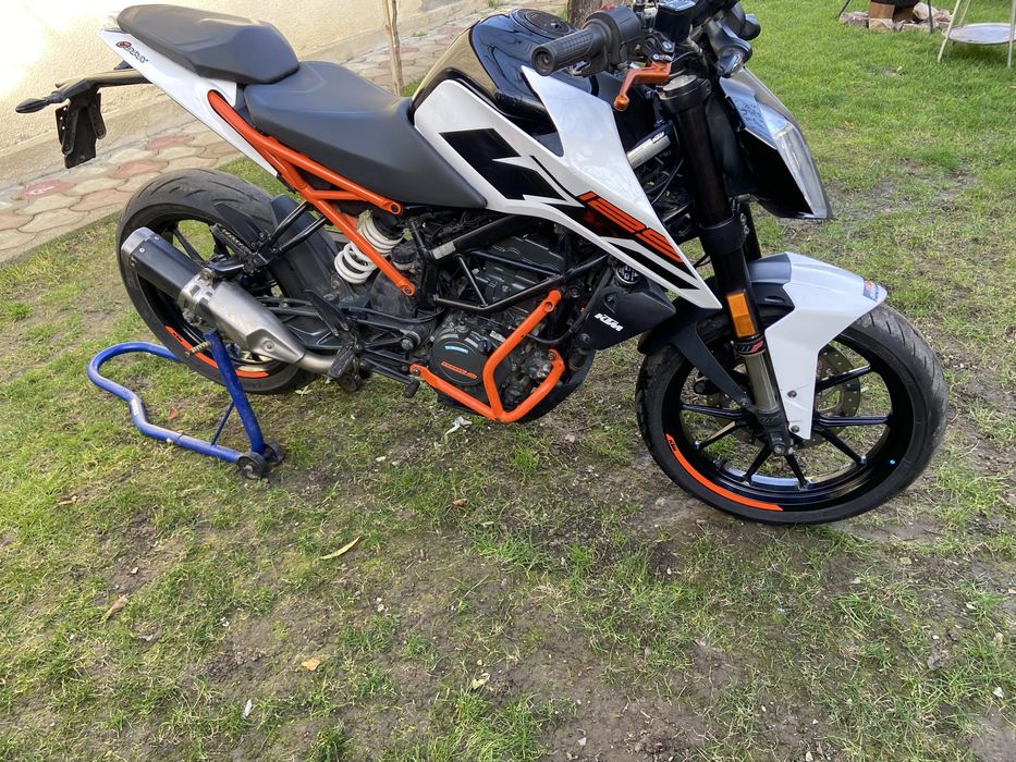 Vand Ktm duke 125 din 2018 {A1)