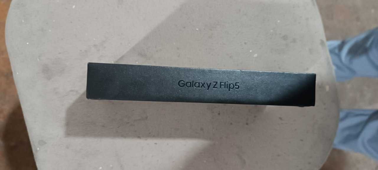 Смартфон Galaxy Z filip5