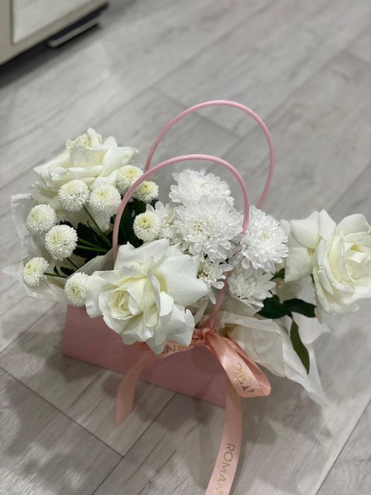 Цветы в боксе 5000 тг . Свежие 30.11