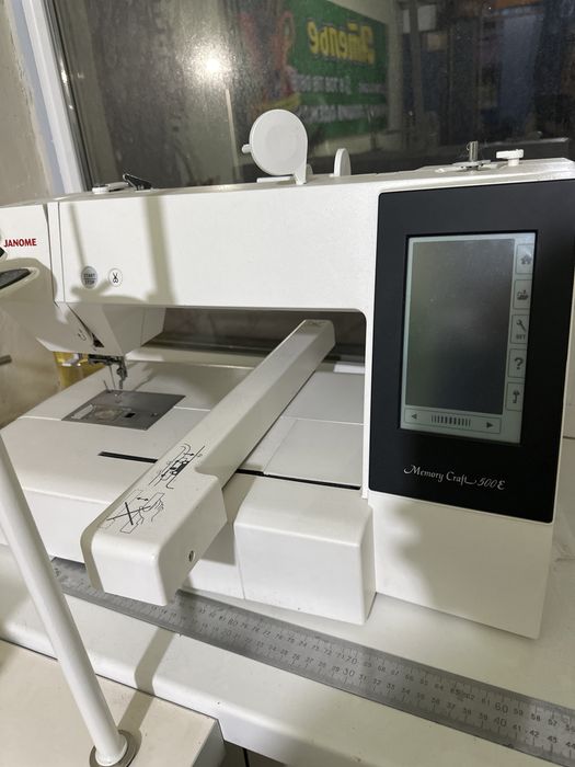 Швейная вышивальная машинка janome 500e