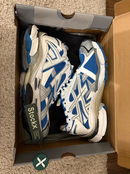 Продавам мъжки обувки Balenciaga Runner Blue Grey