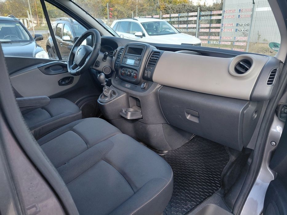 Rrnault Trafic 8+1 loc E6