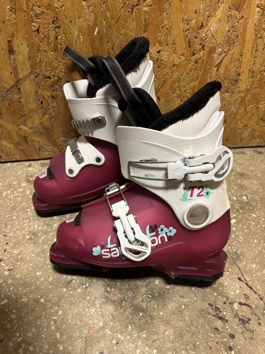 Vand clapari de fete