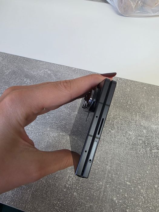 Vând samsung galaxy z fold7 512gb impecabil,negru