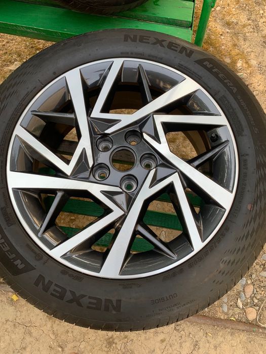 Диски от Hyundai, Kia оригинал привозные R18 с летними шинами