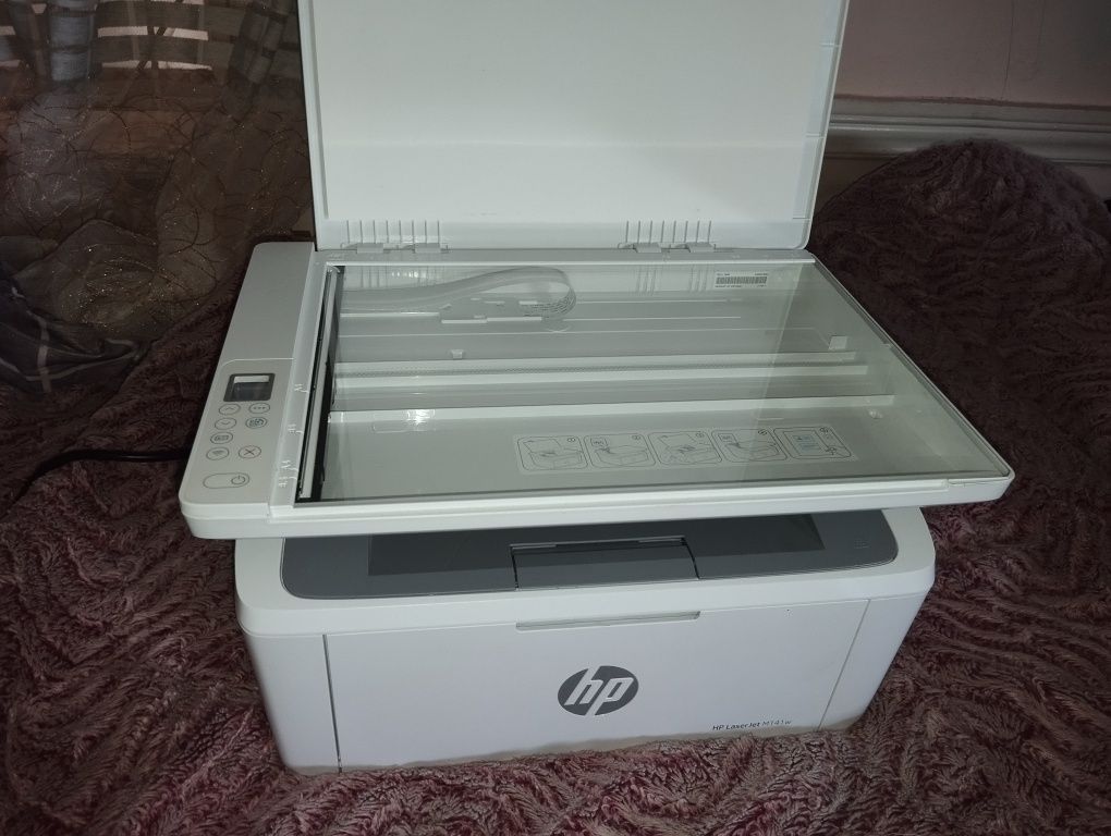 HP lazer jet 141 w