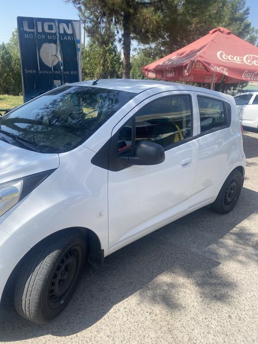 Срочно!! Продаю спарк 2018-год хорошая состояния