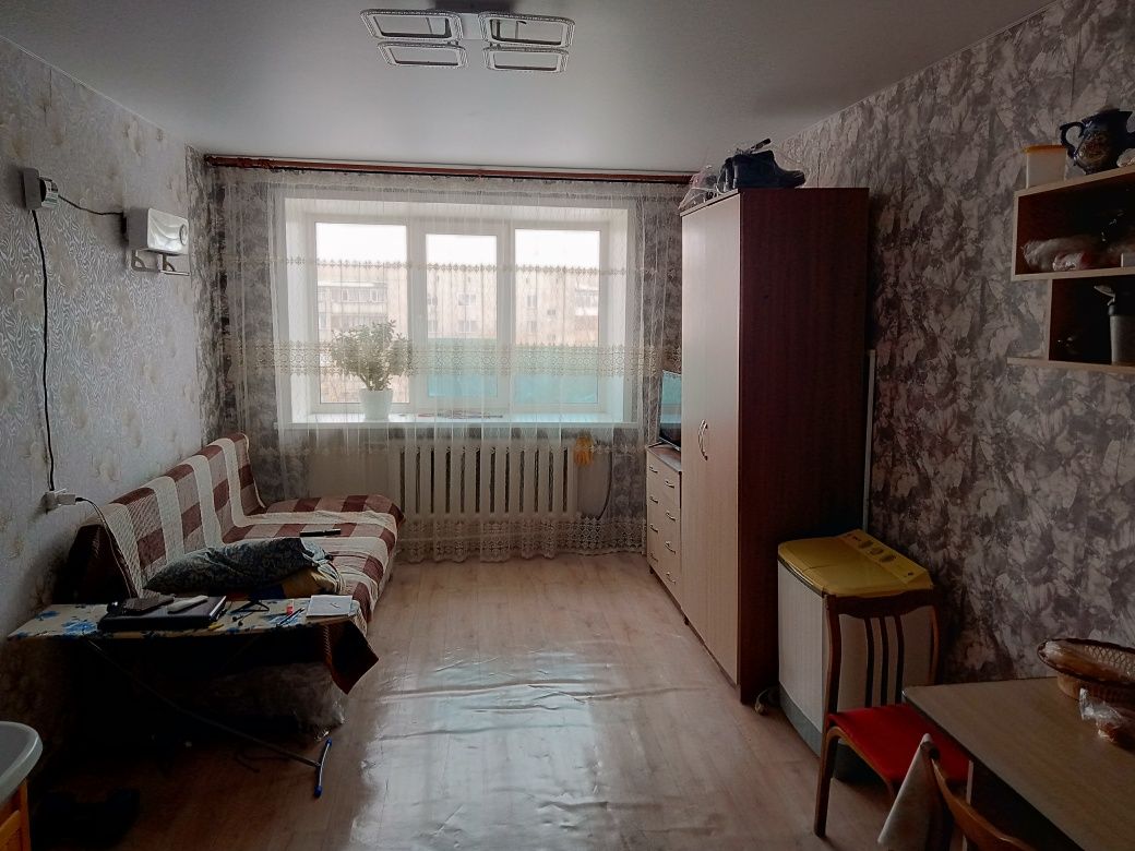 Продам комнату в центре р-он колхозного рынка .