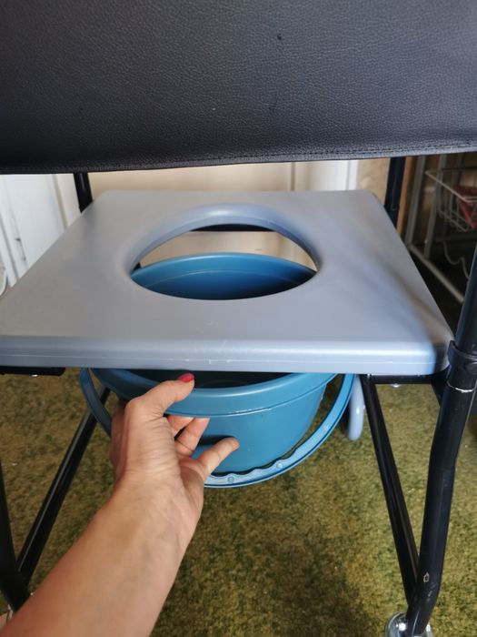 Инвалиден стол/количка