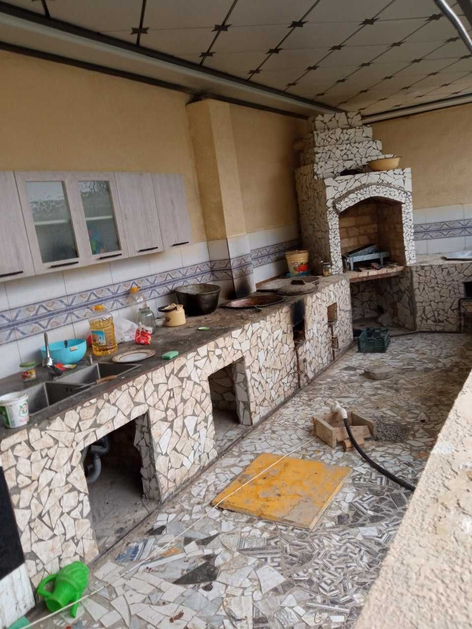 Янгиюль город махалля Дехконобод ул.Бустон ер дом 10 соток 2 уровня