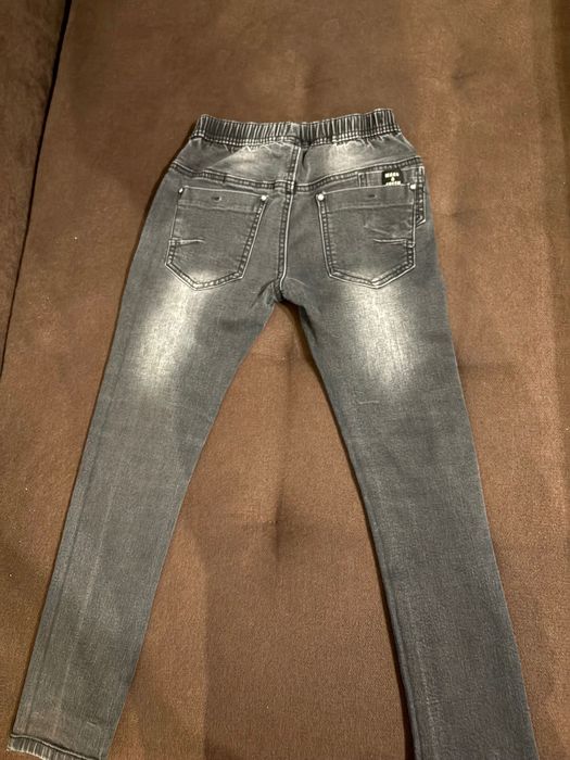 Детски дънки за 10 лева