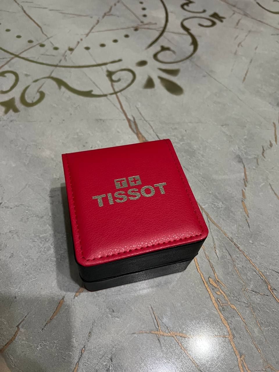 TISSOT sotiladi mexanik avtomat