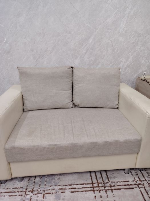 Продам диван недорого