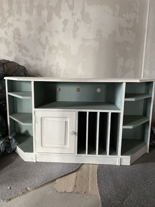 Corp vitrina tip coltar