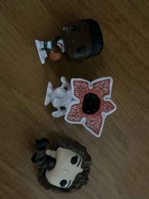 Обмен фигурок(вкладыш и веревочки есть)