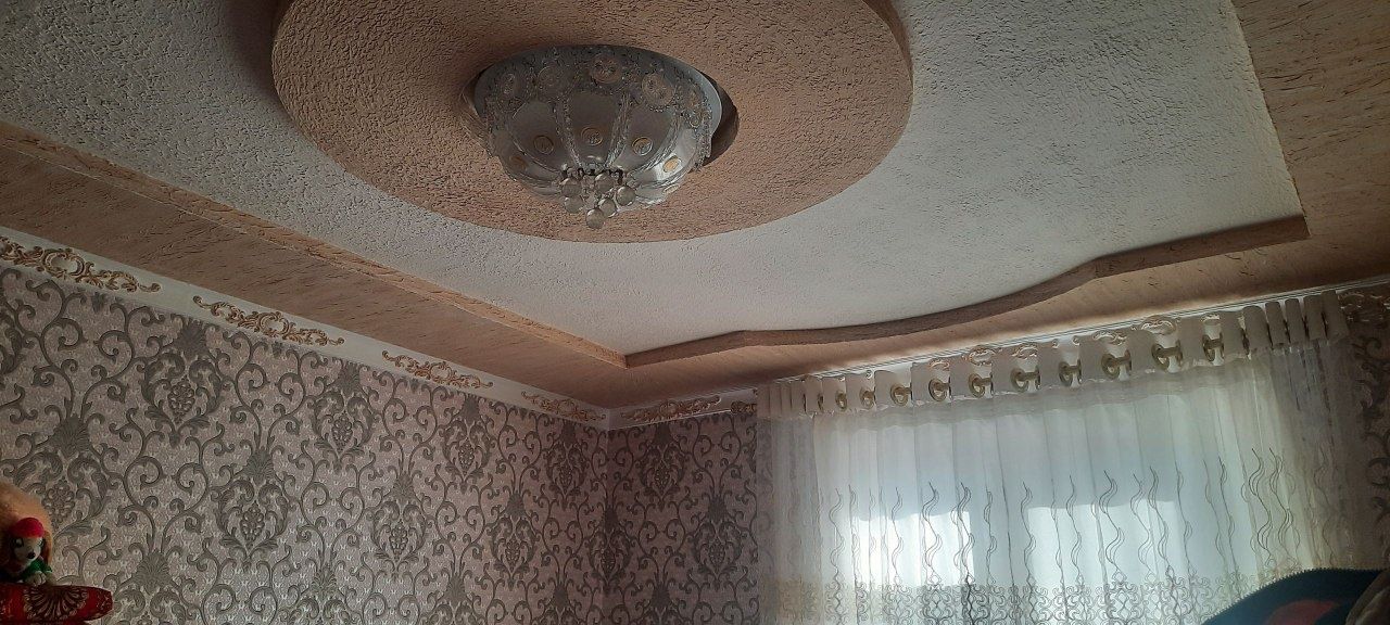 Квартира янги қурилган евро ремонти билан срочно сотилади