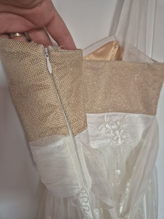 Rochie scurta aurie cu alb marime 36