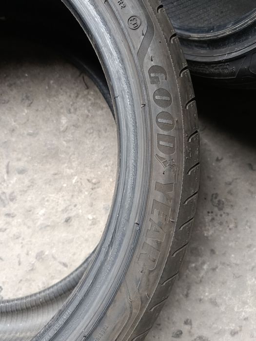 Летни гуми -19цола -255/35-1бр.-120лв."GOOD YEAR"