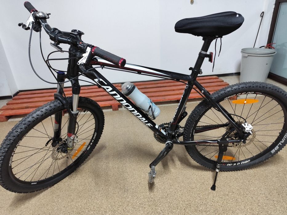 Vând bicicleta connondale