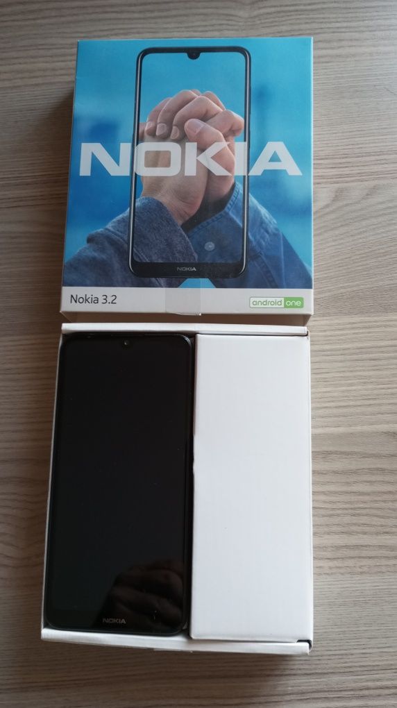 Продавам Nokia 3.2