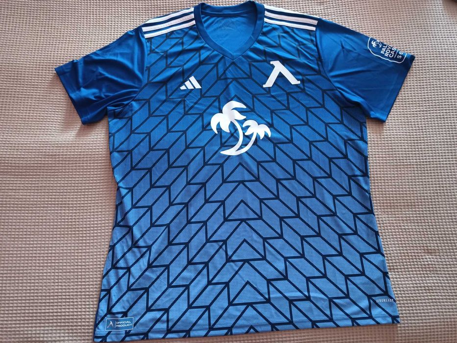 Продавам оригинална фланелка на Ф.К. Левски София-2XL