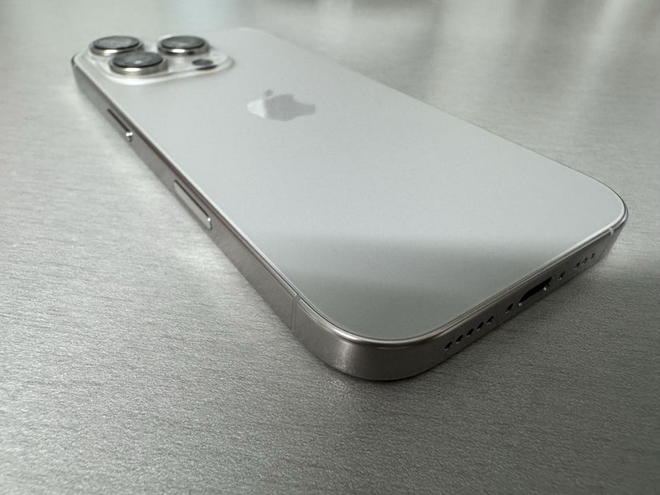 iPhone 16 PRO 256 gb inca in garanție 100% baterie