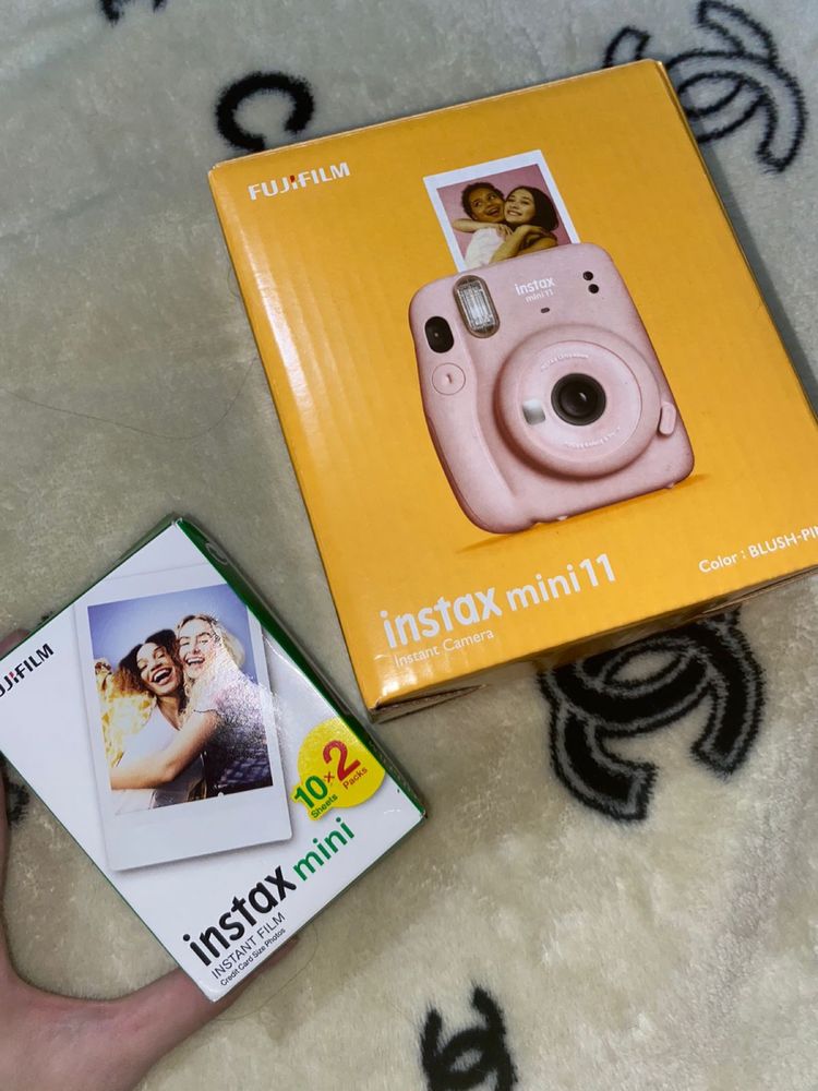 Instax mini 11. Фотоаппарат моментальной печати