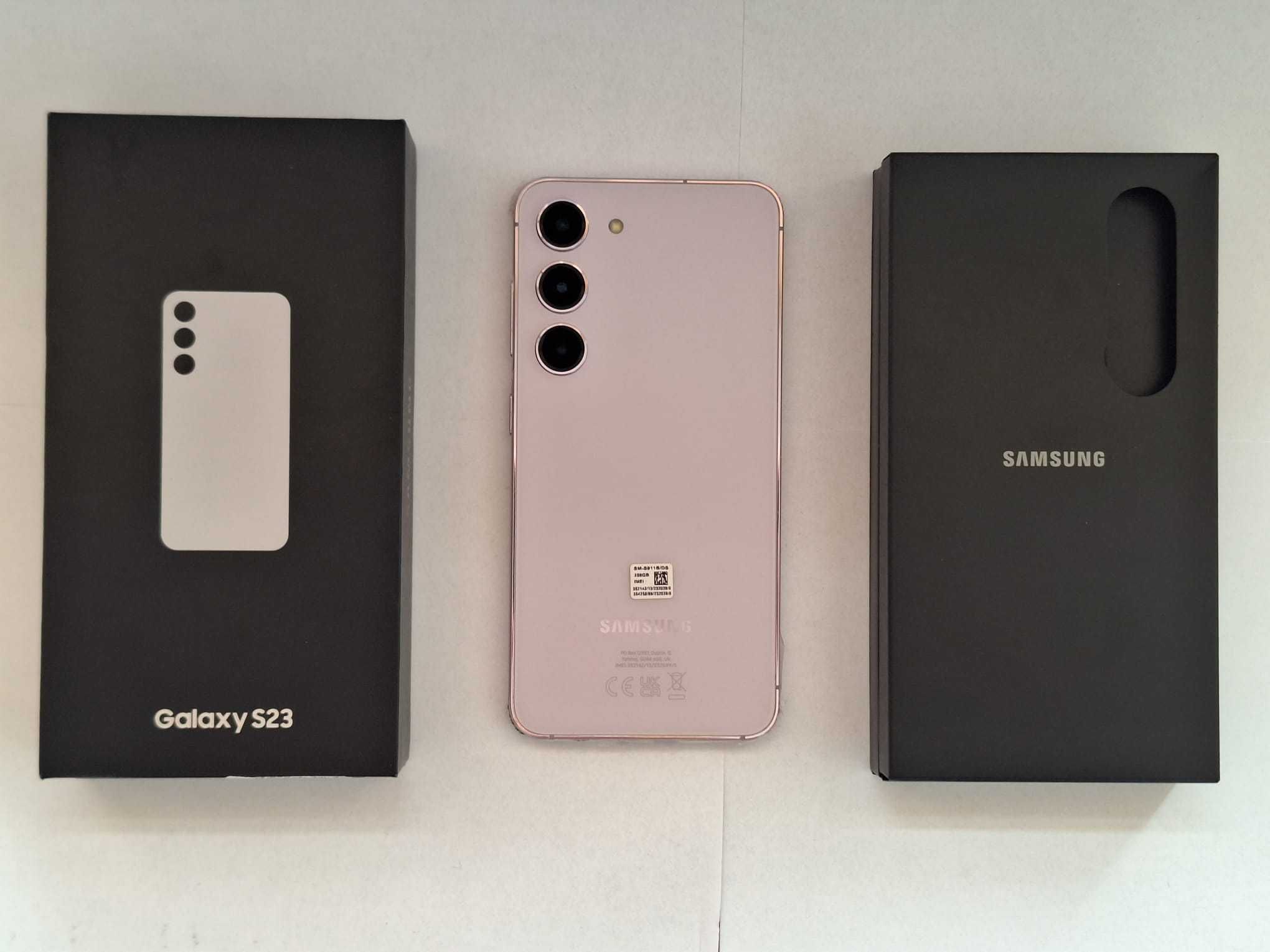 Telefon Samsung Galaxy S23 5G MoneyGold AE.023962