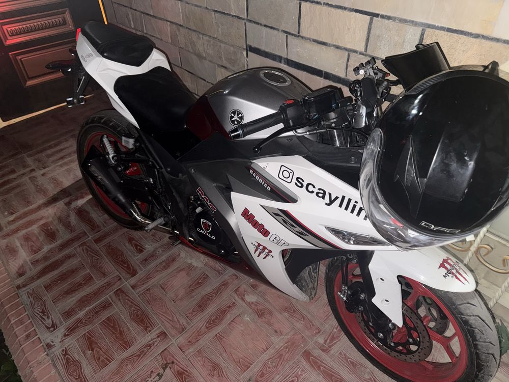 Спотрбайк yamaha r 3