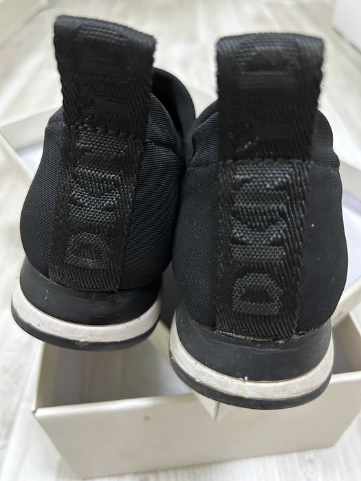 Сникърси DKNY в черно