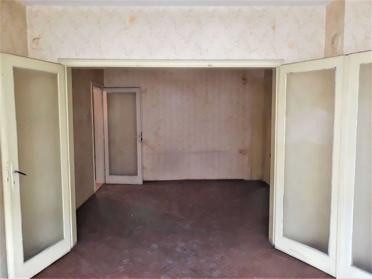 Продава се Тристаен апартамент в Стара Загора, Център - 78 кв.м за 1186 €/кв.м - Снимка #2