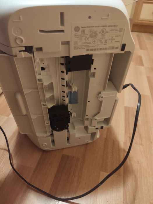 Imprimanta color cu cartușe color HP