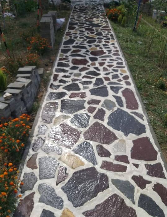 Vînd piatra și montez ori unde în țara piatra naturala de munte Grecia