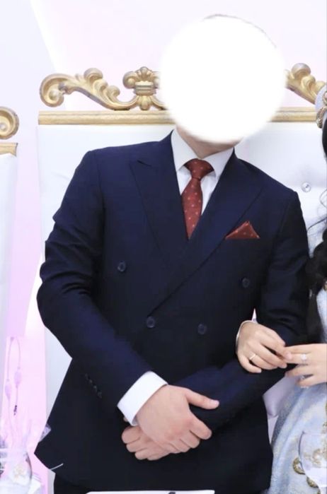 Продаю мужской костюм