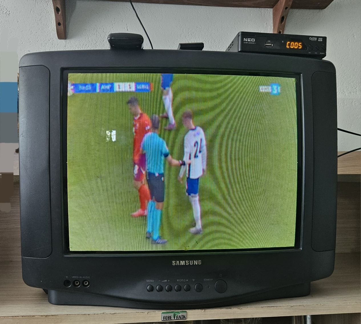 Телевизор Samsung с кинескоп 21" екран + декодер Neo
