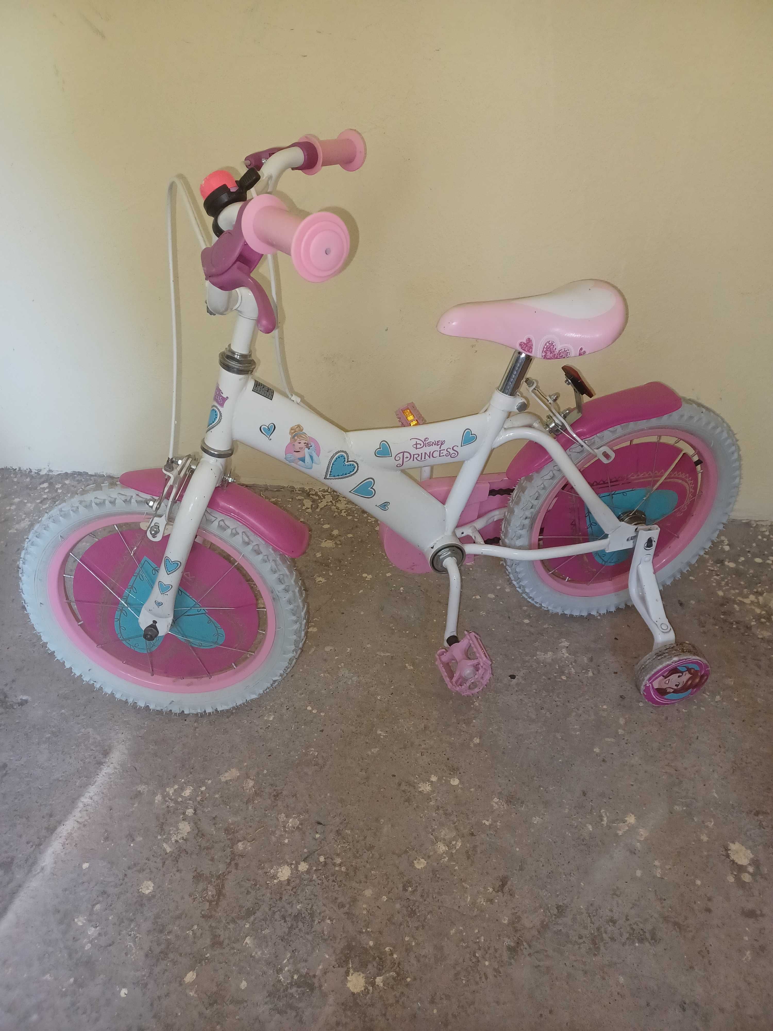 Bicicleta Disney Princess 400 lei si trotineta 150 lei, fete 5-7 ani