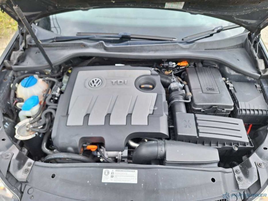Dezmembrez Volkswagen Golf (AJ5) Variant 1.6 TDI CAYC 2010