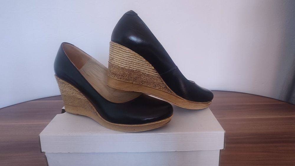 Pantofi cu platforma eleganți și comozi