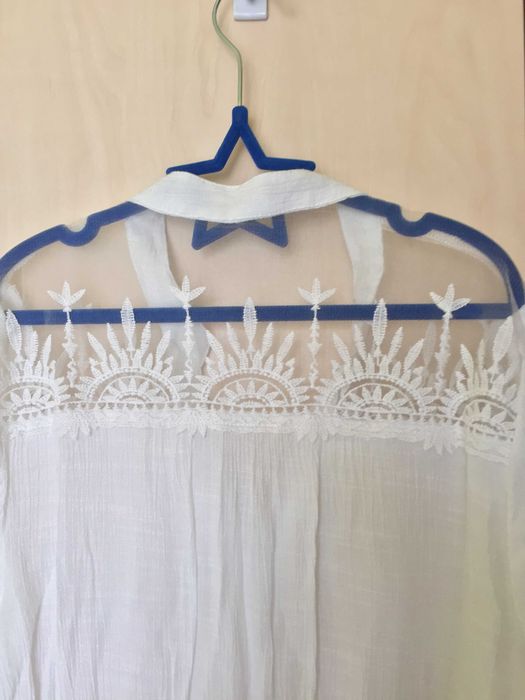 camasa alba cu umeri transparenti