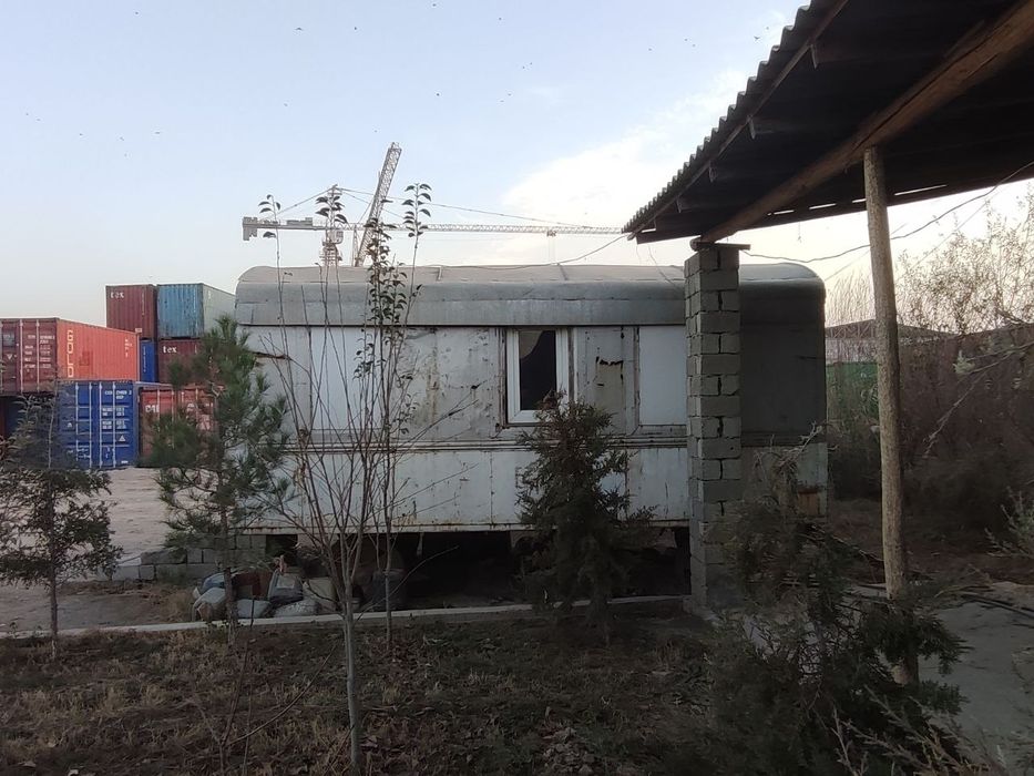 Vagon sotiladi.  Quruvchi,ishchilar uchun