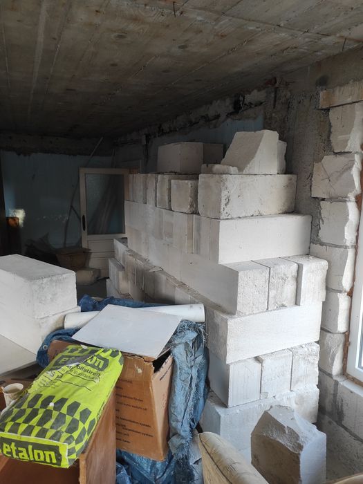 Vand aproximativ 120 de bucăți de BCA în stare bună, potriv