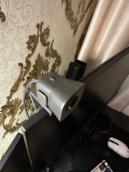 Веб камера Logitech streamcam