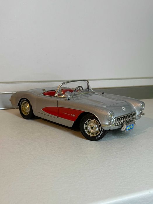 Chevrolet Corvette (1957) Bburago 1:18 1/18 Macheta Mașina Mașinuța