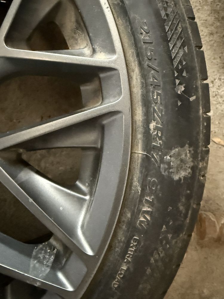 Диск VOSSEN шина KAPSEN 215/45R17