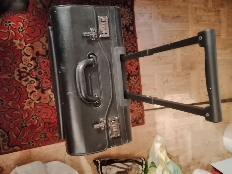 Ретро куфар кожен