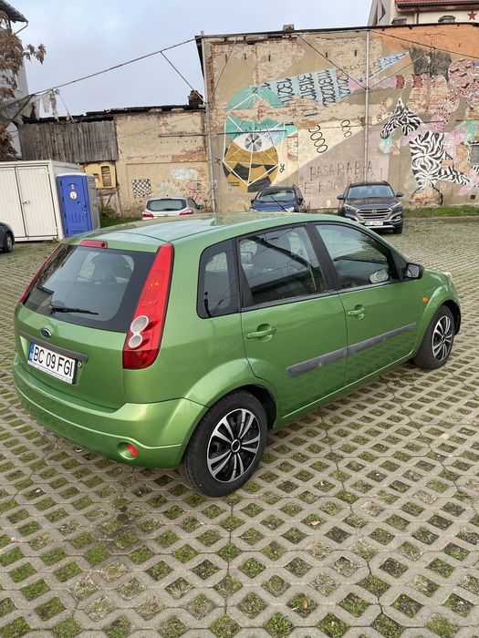 Ford Fiesta 2005 Motor 1.3 Benzina pret:1.850 Euro