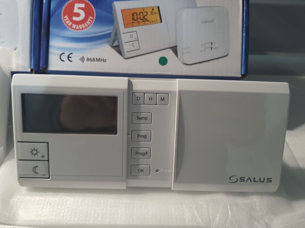 Vând termostat Salus programabil Salus nefolosit