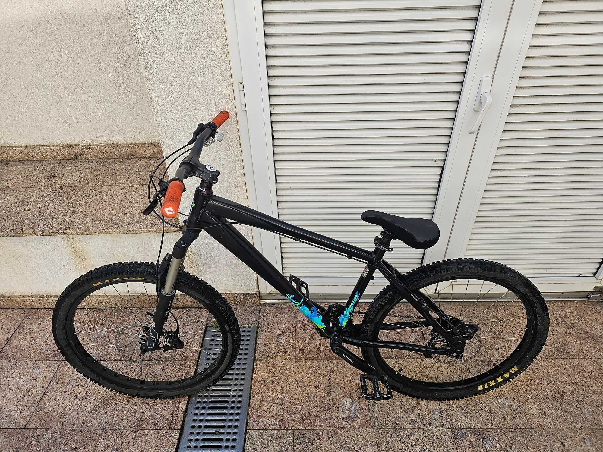Kona Shred (dirt jump/pump track)
